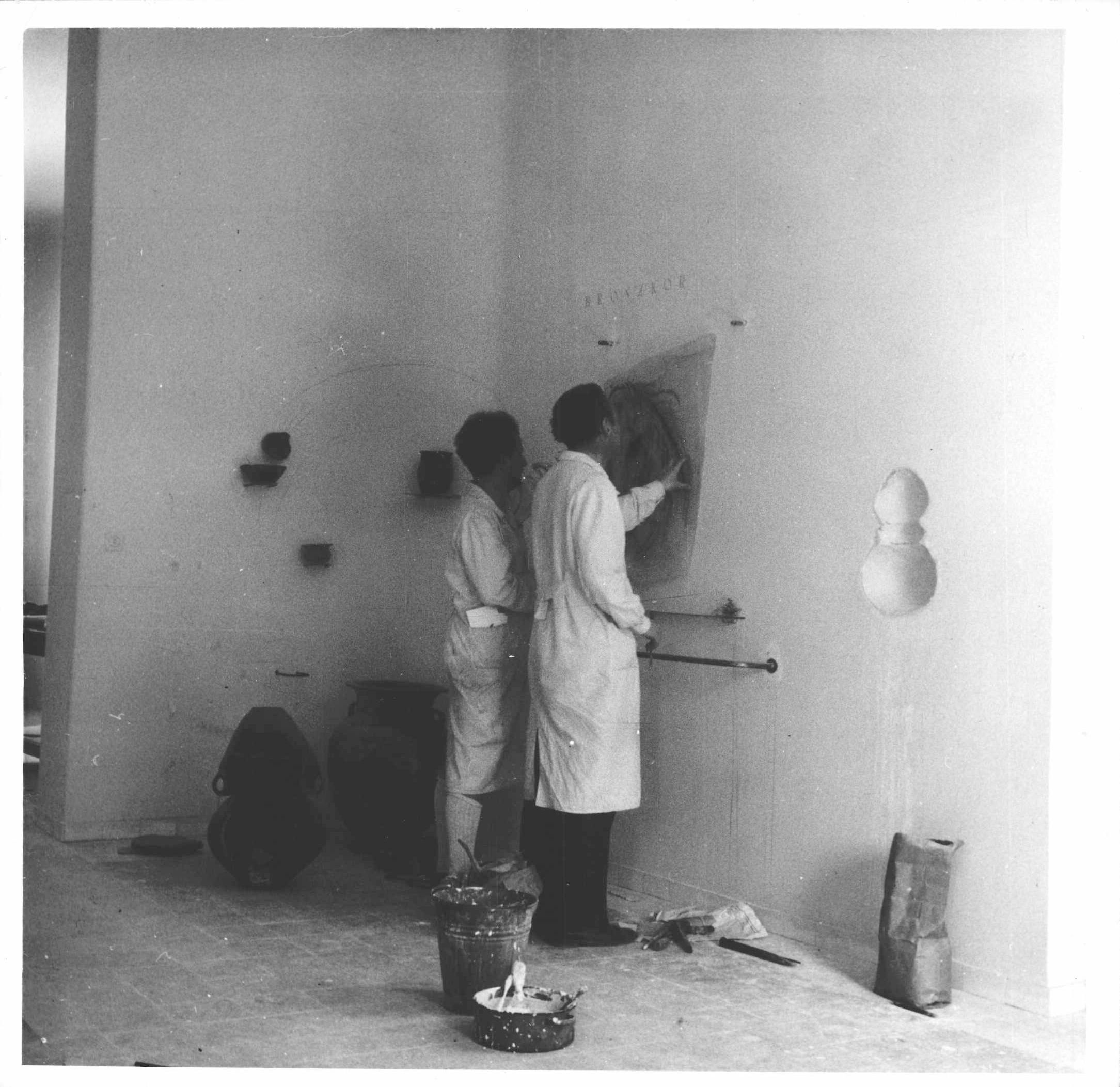 11. kép Wagner Nándor a bronzkort bemutató részt készíti.jpg