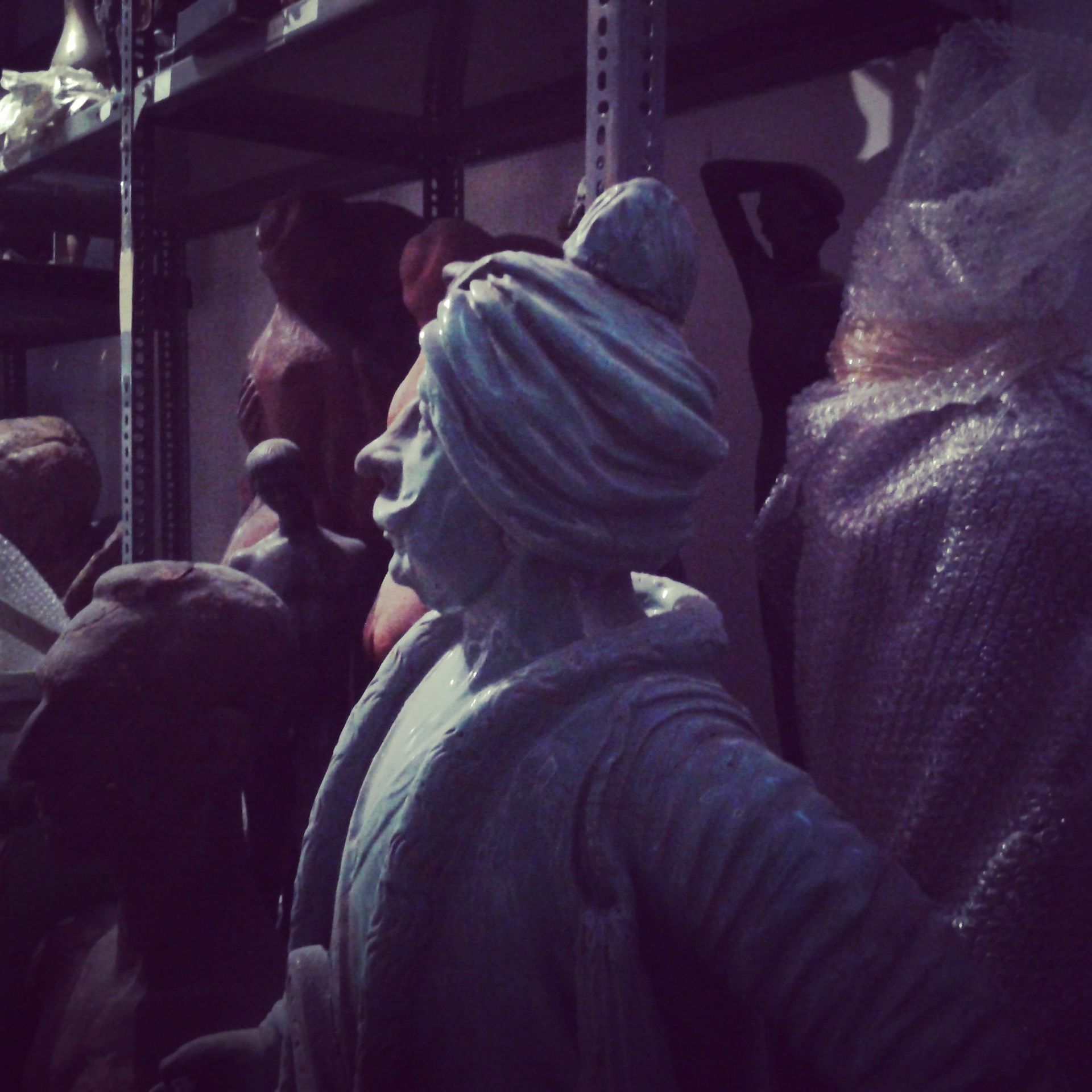 A büszke szobor most is a raktárban pihen.